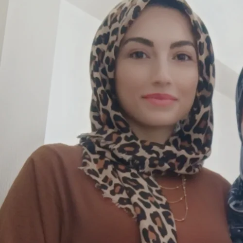 Derya B.
