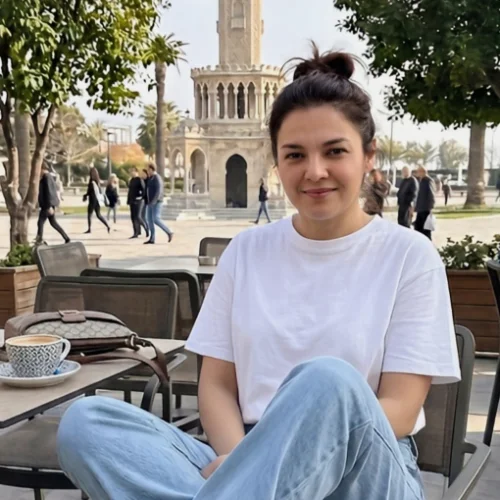 Gülsevim Y.-
