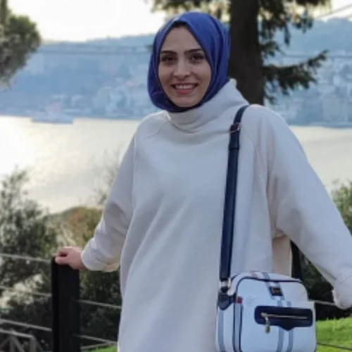 Kübra S.-