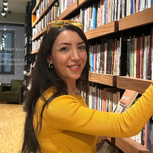 Ayten Y.