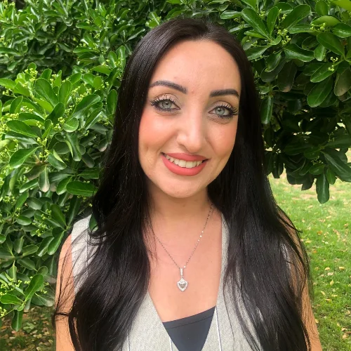 Özge K.-