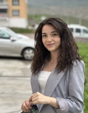 Melike Ö.