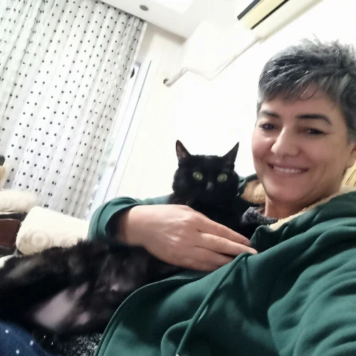 Özlem T.-