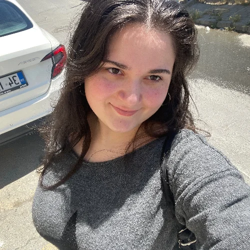 Ayşegül K.-