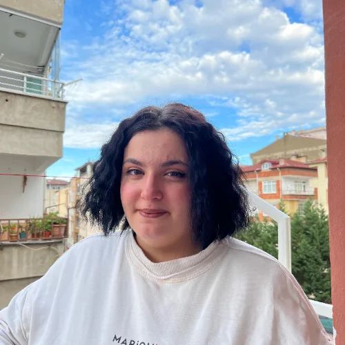 Melek T.