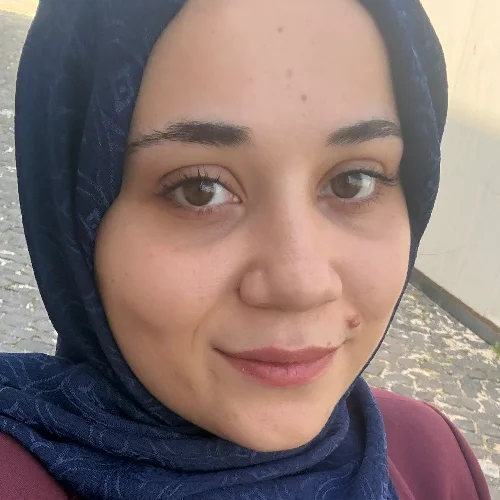 İrem Ö-
