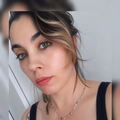 Cansu E.