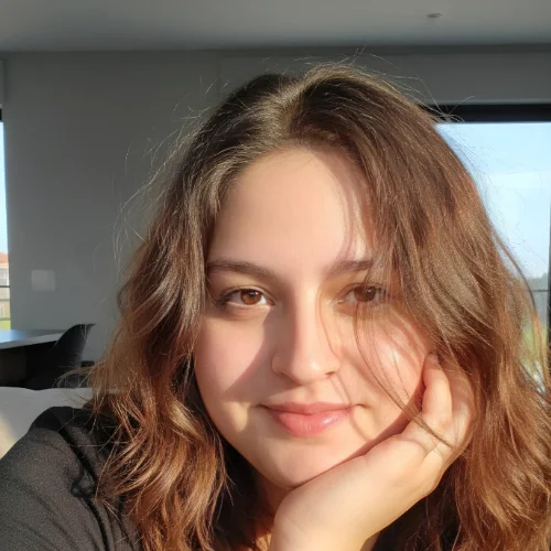 Ayça G-