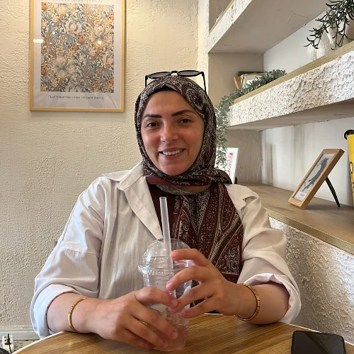 Hanife D-
