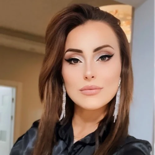 Ayşe M-