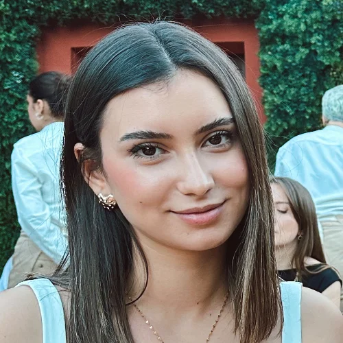 Ecem Ç-