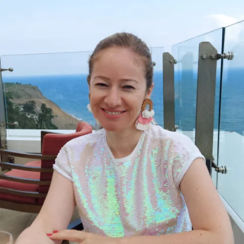Selin İ-