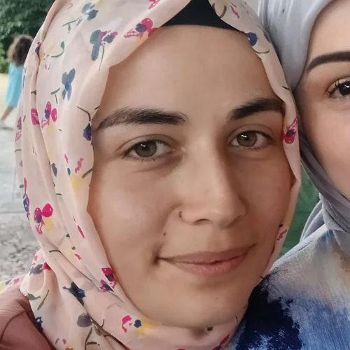 Büşra K.
