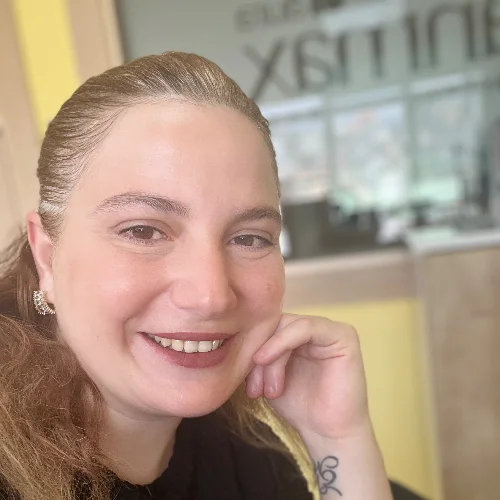 Büşra Uzun T-