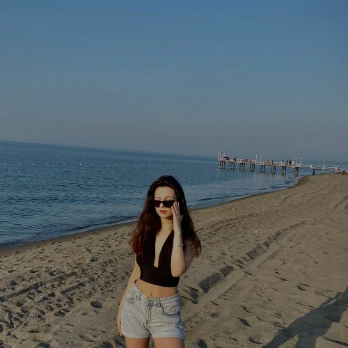 Özge Ş-