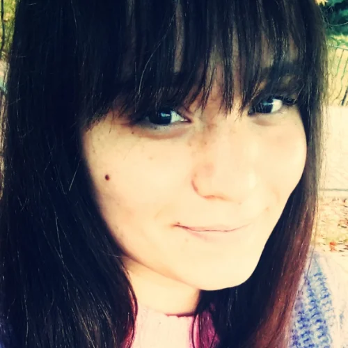 Nur N.
