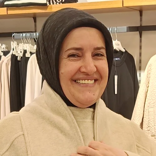 Ayşe Ö.