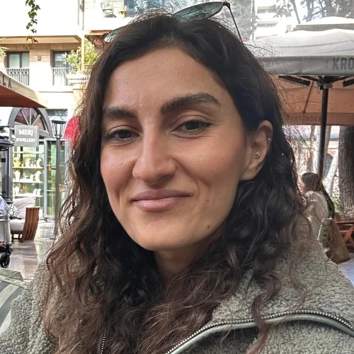 Kübra B-
