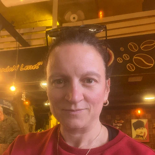 Özlem Ö-