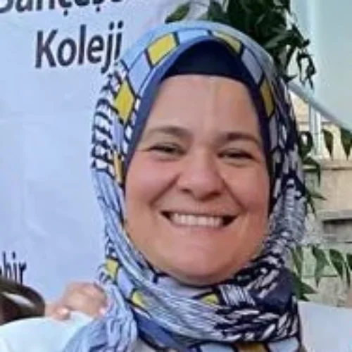 Ayşe K.
