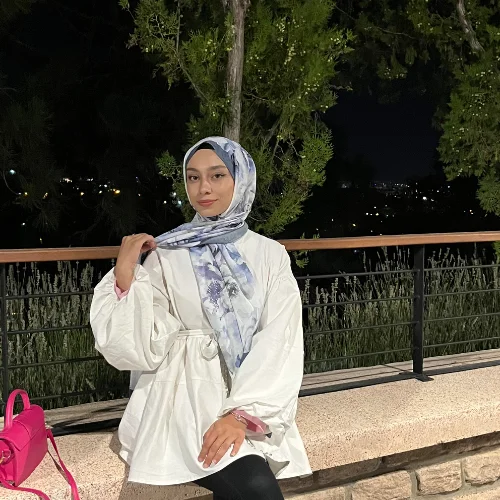 Rukiye Nur T-
