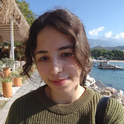 Gizem B-