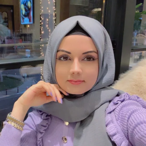 Neslihan E.-