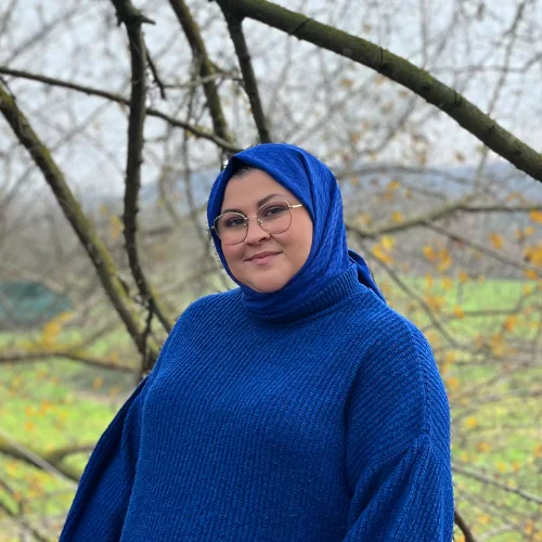 Büşranur Ö.-