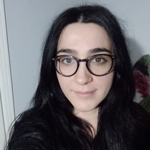 Özge D.