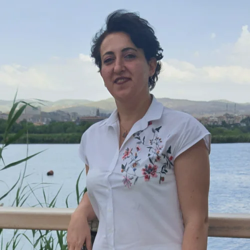 Duygu T-