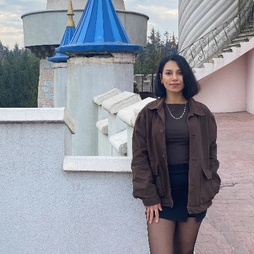 Ayşenur G-