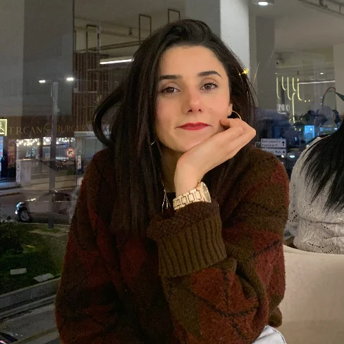 İlayda İ-