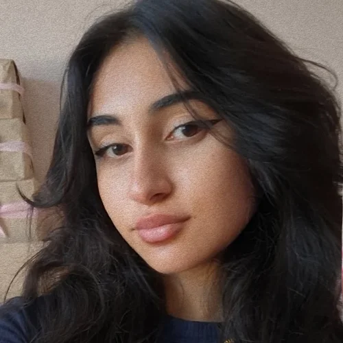 Emine E-