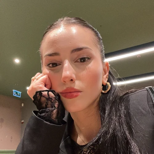 Ezel Kayra Y-