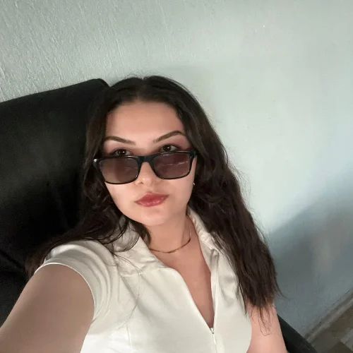 Nuray T.