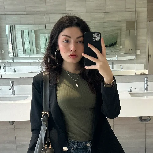 Aleyna A-