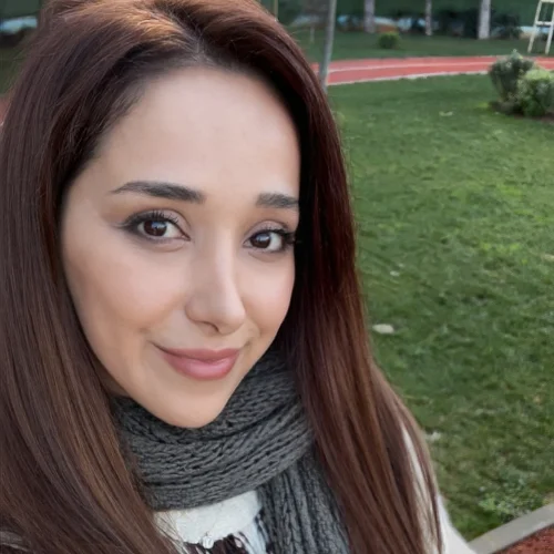 Özge B-