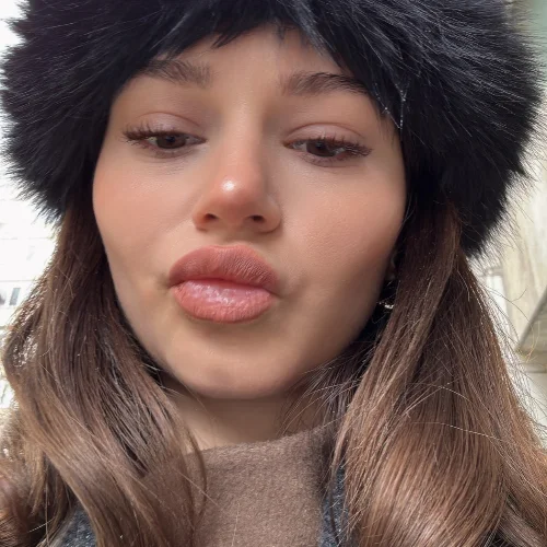 Esra Ç.-