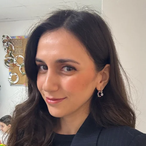Büşra C.-