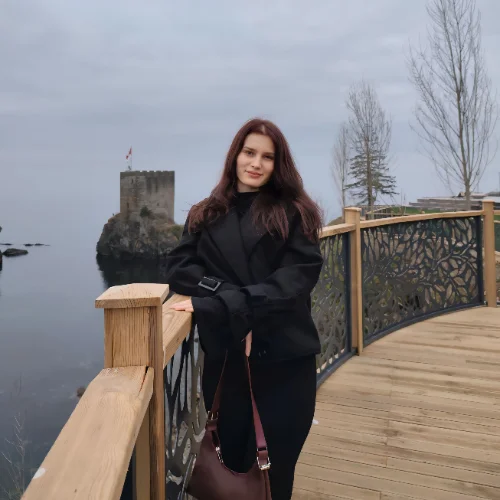 Dilara T-