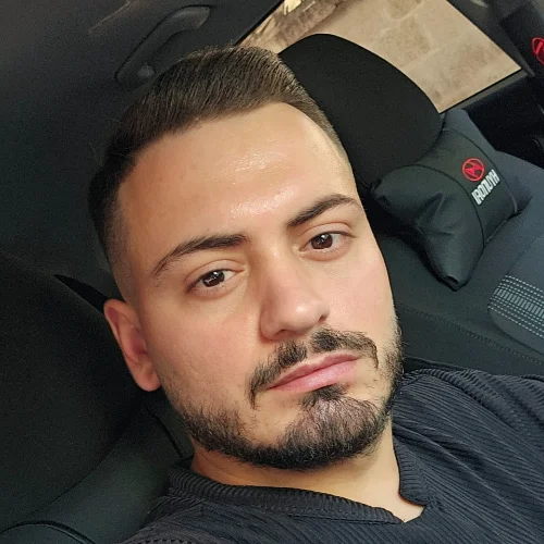 Enes T.