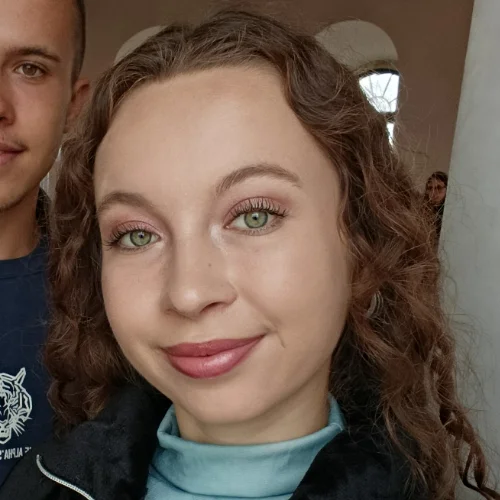 Ayça Ü-