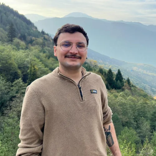 Yunus Emre Y-