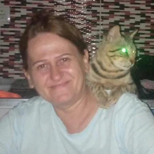 Ebru T-