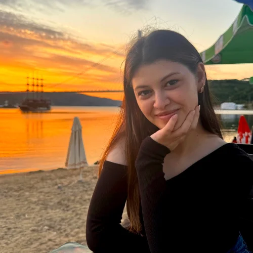 Hülya Y.-