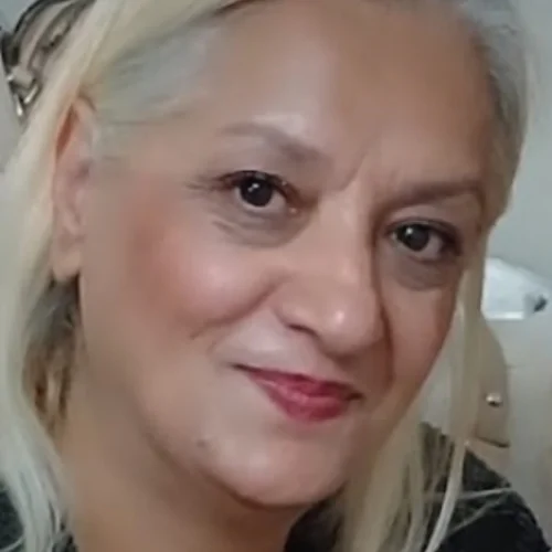 Ayşe C.