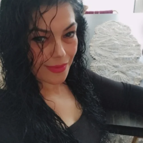 Öznur B-