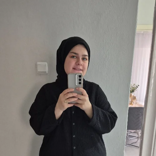 Ezgi Ç.-