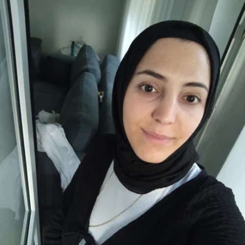 Büşra T-
