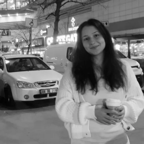Ayşe A.